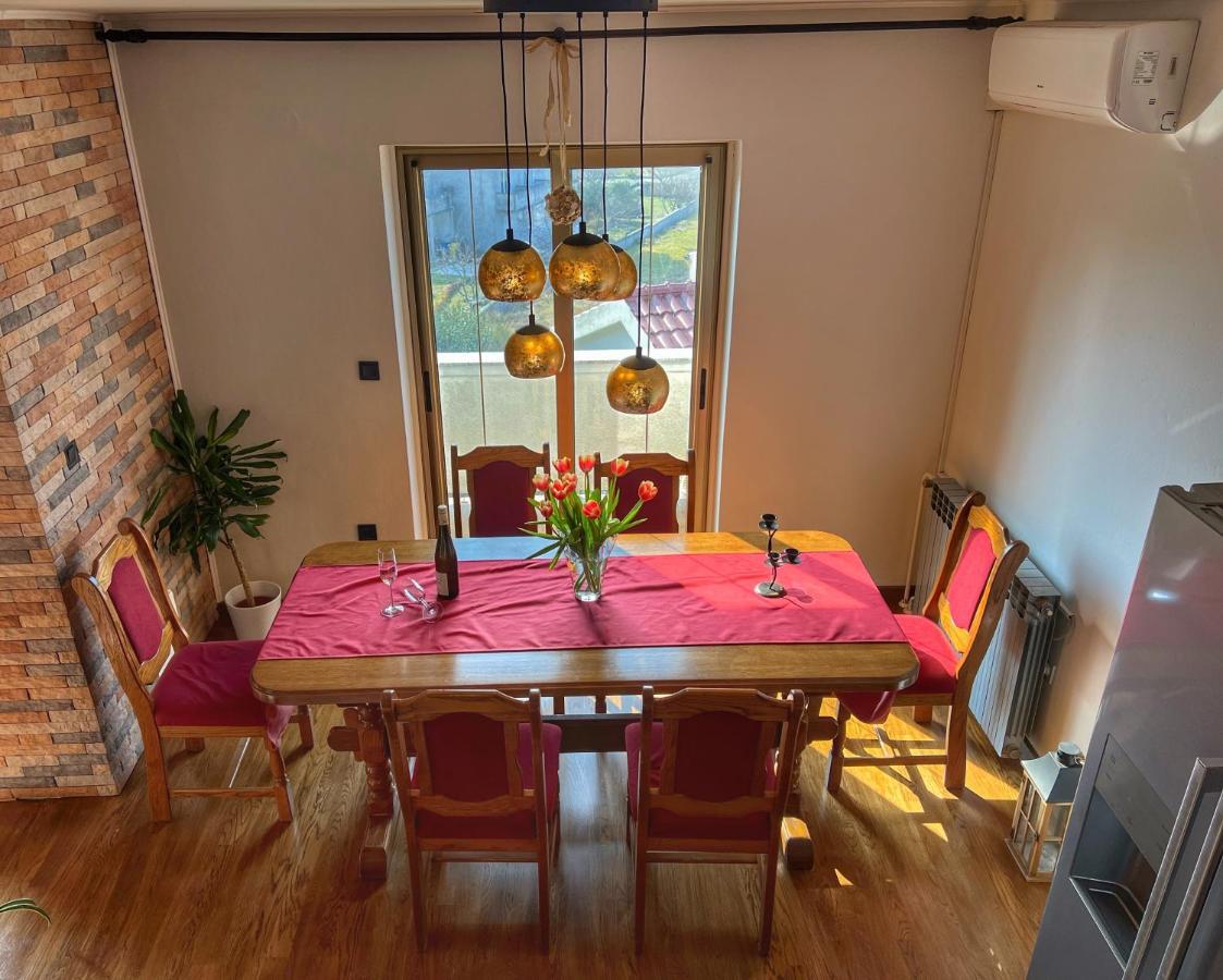 Apartmani Mia Palit Exterior photo
